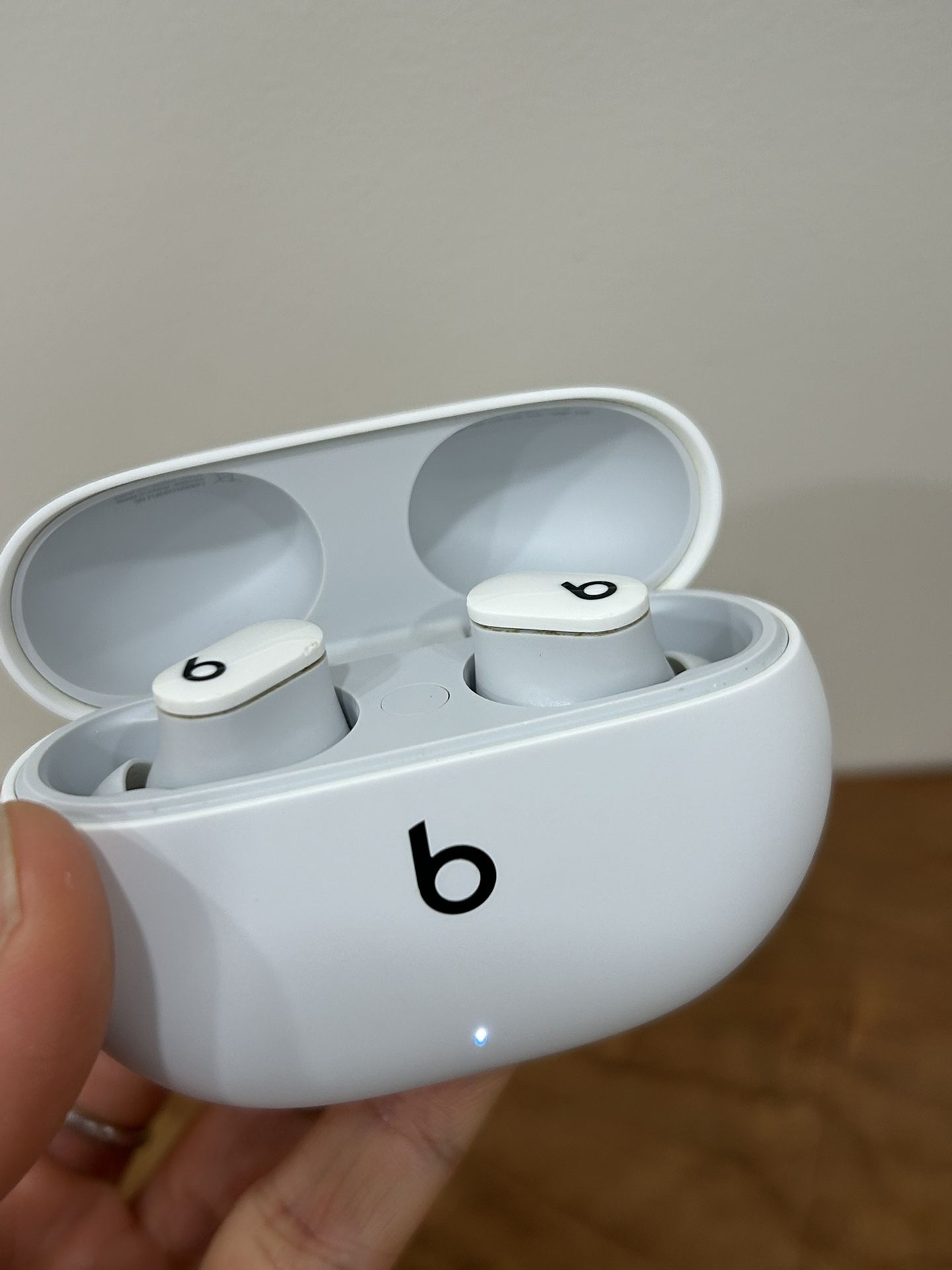 Beats Studio Buds VG con. Working 100%