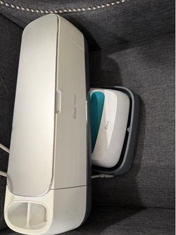 Cricut Gold Champagne limited Edition and Cricut heat press