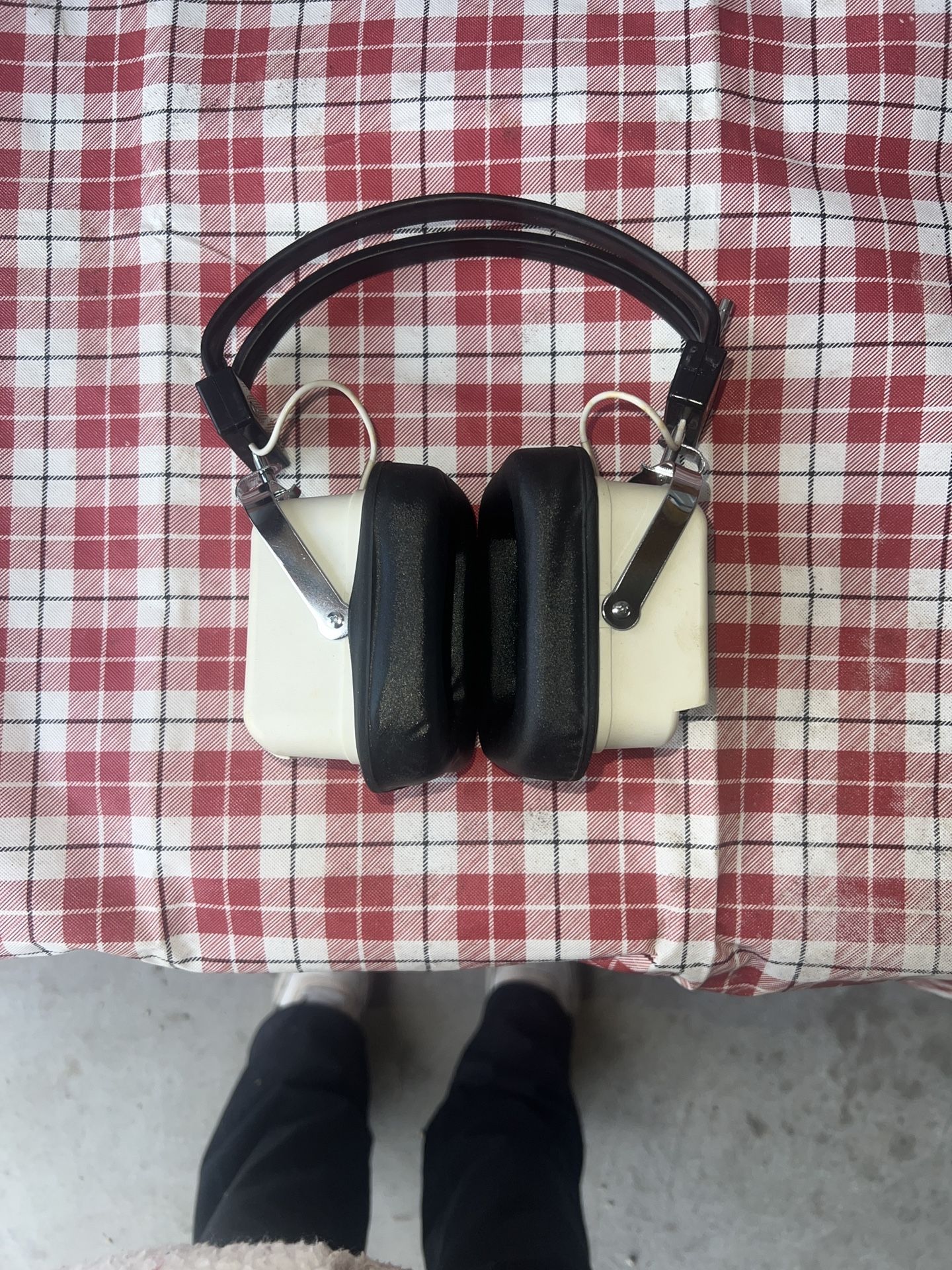 Triumph The HeadHugger Headset, Five Transistor Portable Headphone Radio: Japan
