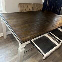 Dining Room Table 