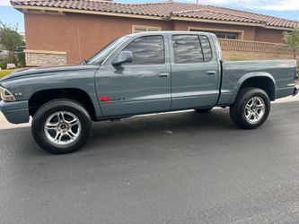 2003 Dodge Dakota low miles