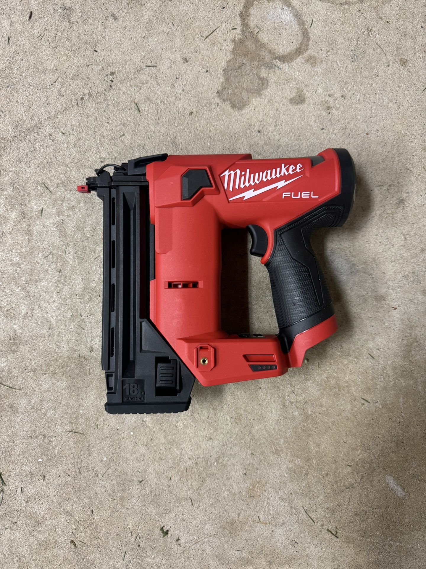 M12 Brad Nailer