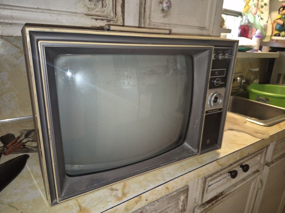 Vintage Panasonic Tv Late 70s Early 80s