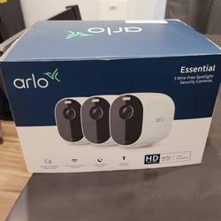 Arlo Essential Camera (2 cameras inside)