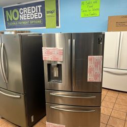 Samsung Refrigerator With Showcase Door