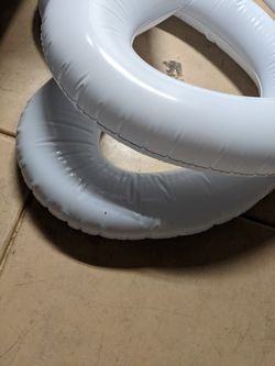 Free Inflatable Pool Or Beach Floats