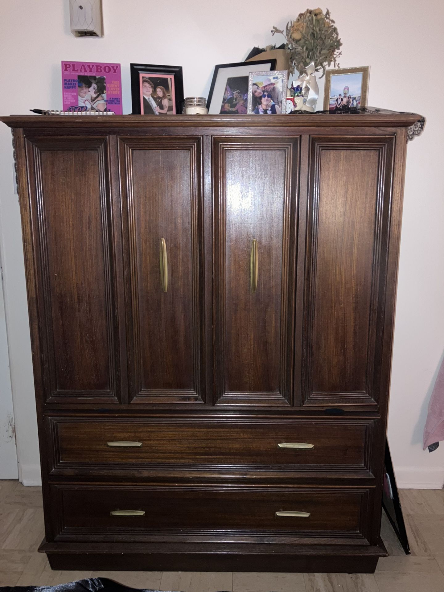 Wood Dresser With 2 Nightstands 