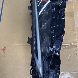 Headlamp Triple Beam 21-25 Lexus IS