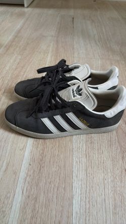 Size 8 gazelle adidas $25