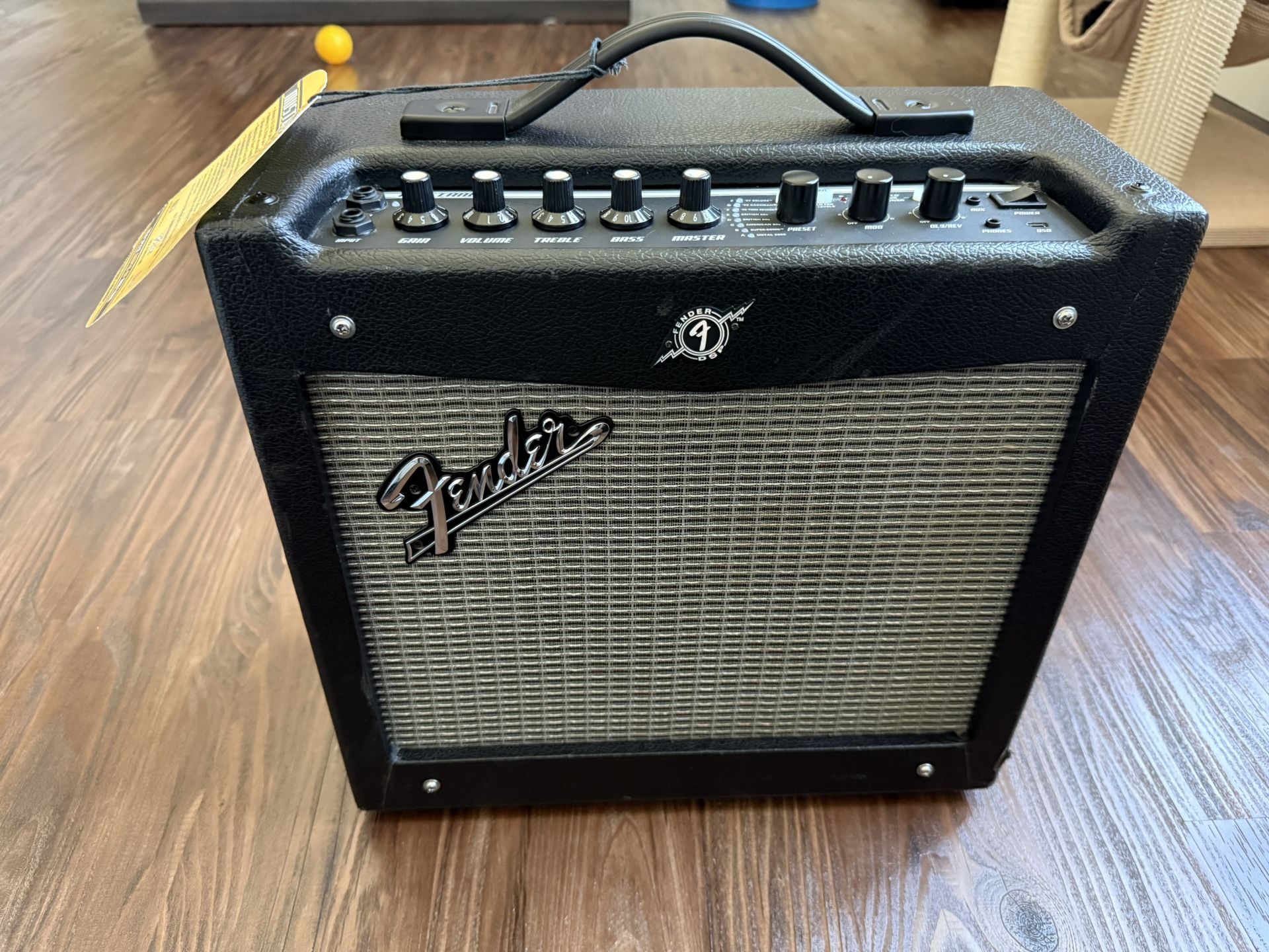 Amplificador Fender Mustang l V2