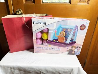 NEW, Frozen 2 Ball Pit Playland, 1 Inflatable &amp; 15 Soft-Flex Balls Plus bonus of 84 additional soft-flex balls.