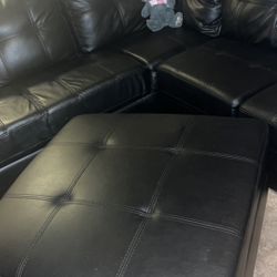 BLACK SECTIONAL  WITH OTTOMAN 
