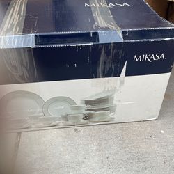 Mikasa China Set For 8