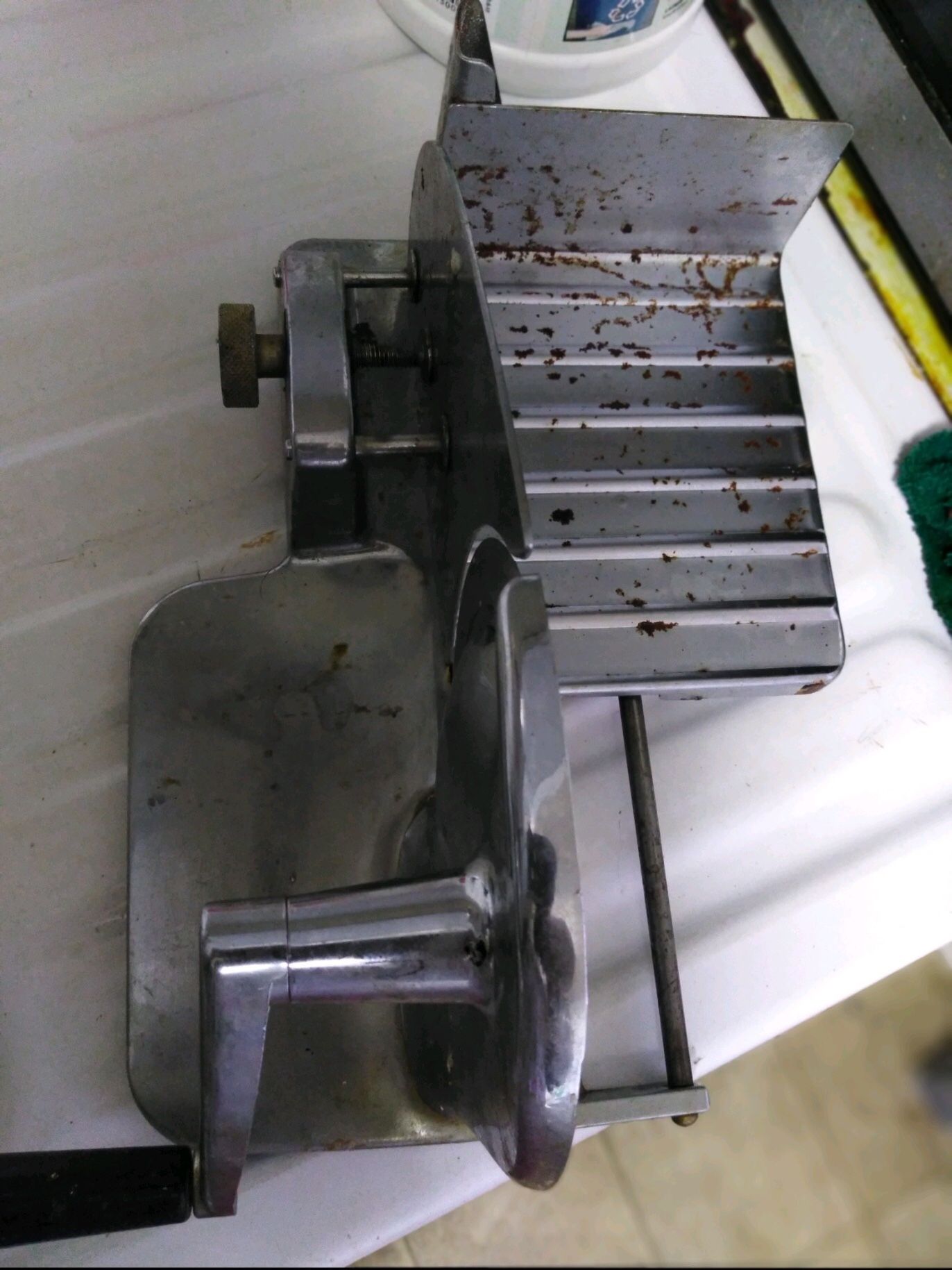 Meat cutter