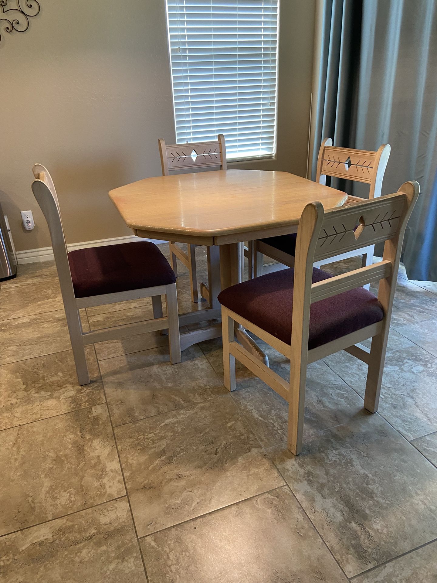 Dining Table W/4 Chairs