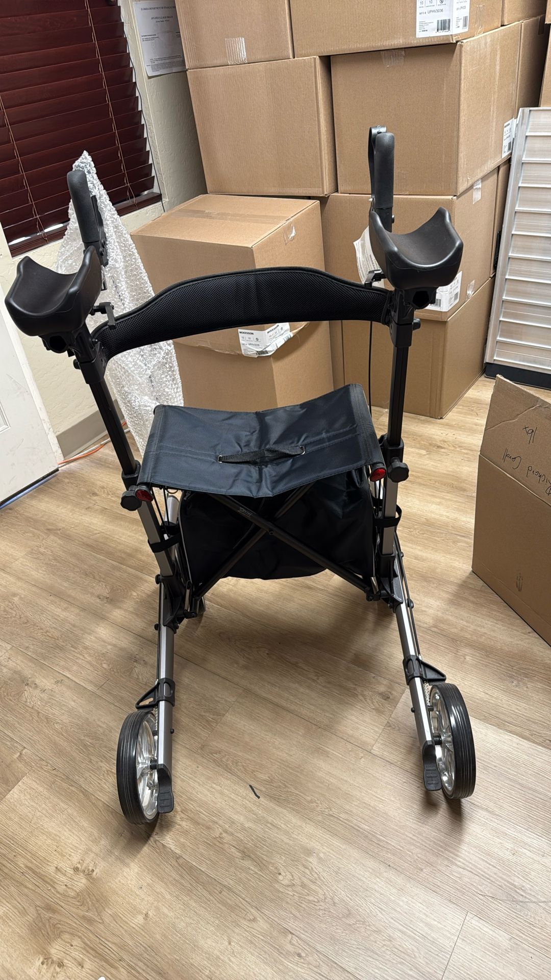 OasisSpace Upright Walker