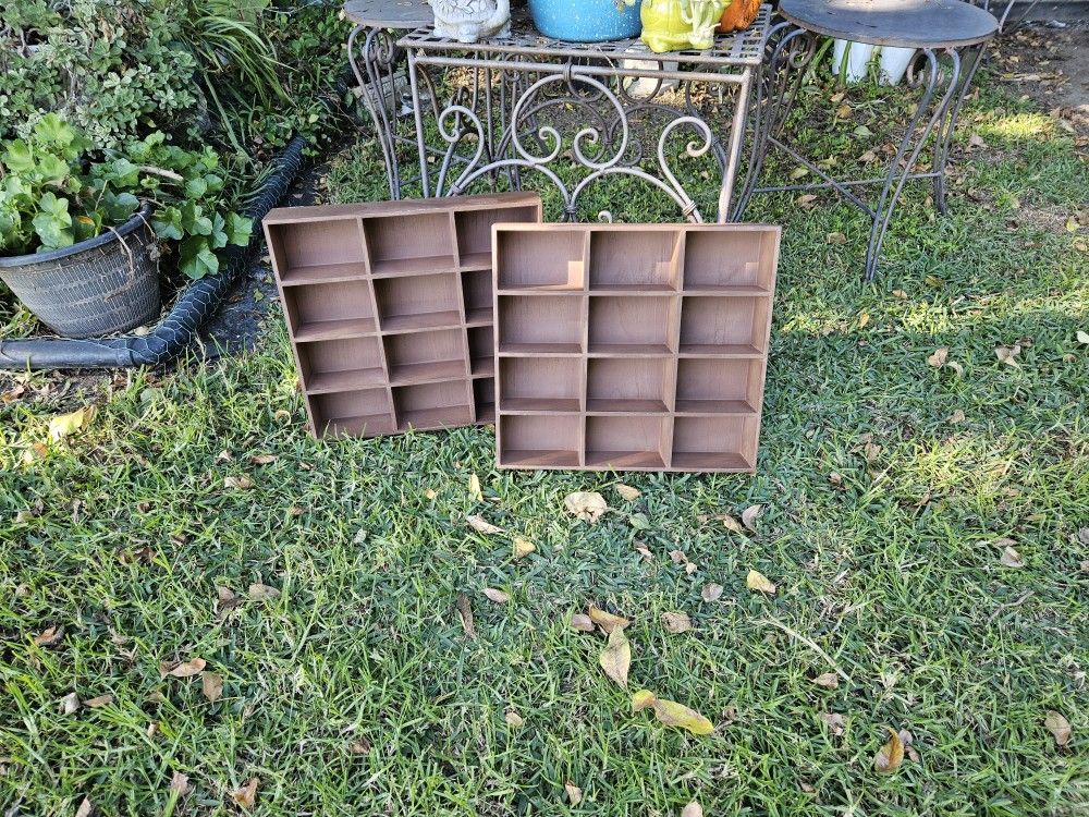 Collector shelf./brn