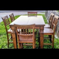 HIGHER DINNING TABLE SET IN GREAT CONDITION BY