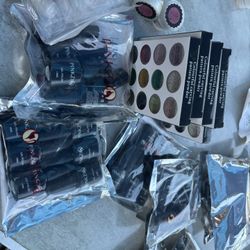 Nail Polish Gel And Glitters 