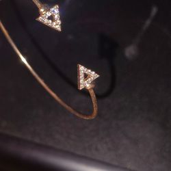 gold tone fashion bracelet 