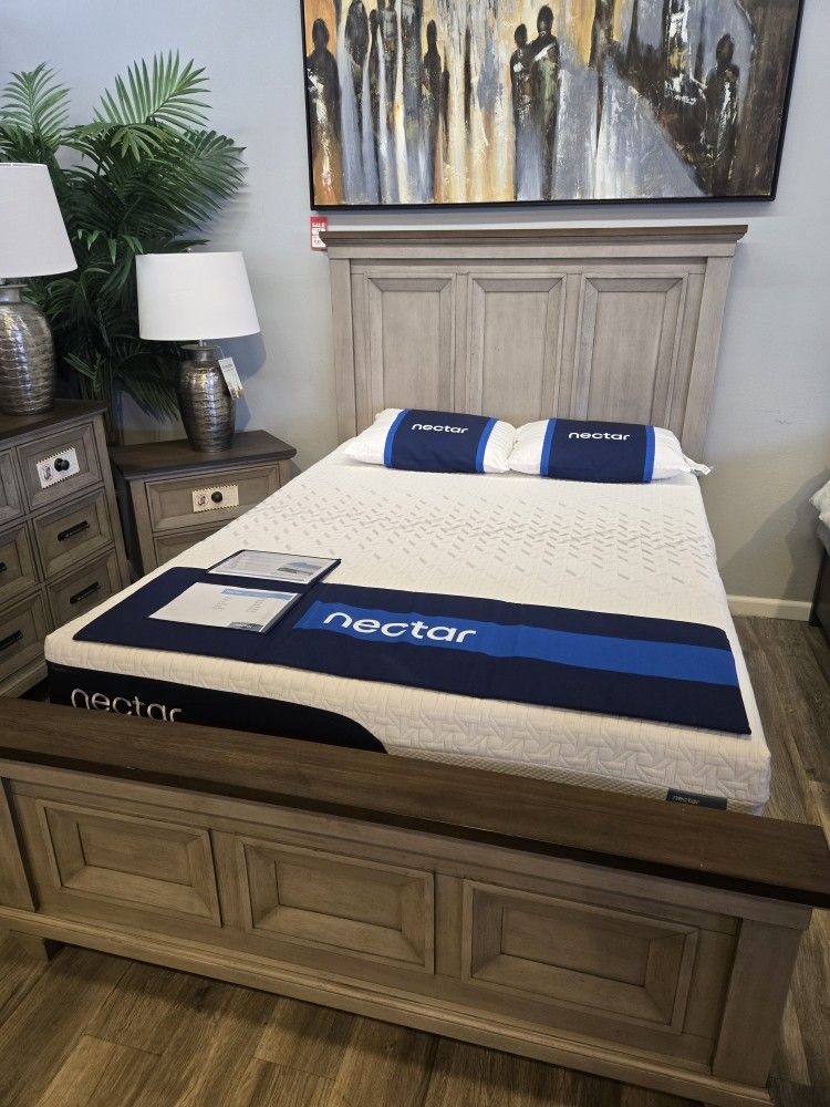 2 TONE QUEEN WOOD PANEL BEDFRAME NO CREDIT NEEDED