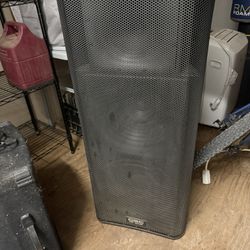 QSC KW153 powered speaker With Cover