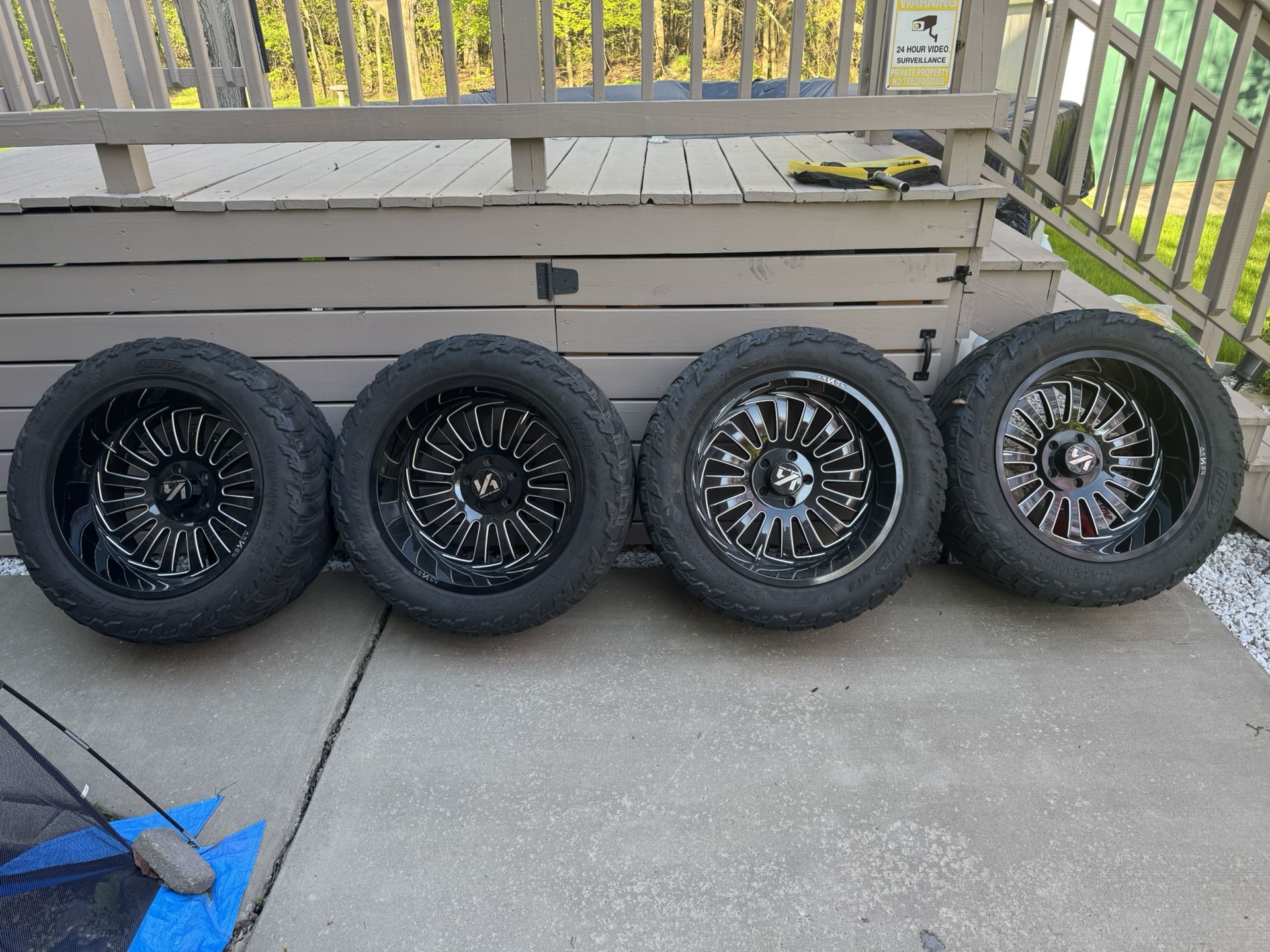 4th gen Ram 1500 Rims Tires