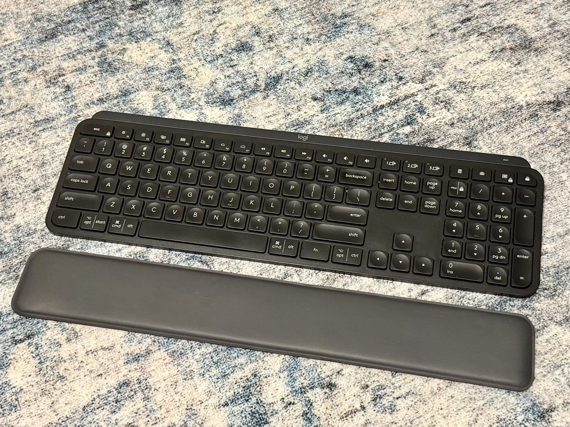 Logitech MX Keys Keyboard / Mouse