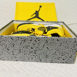 Jordan 4 Lightning Size 11