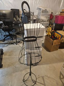 Black Wire Mannequin