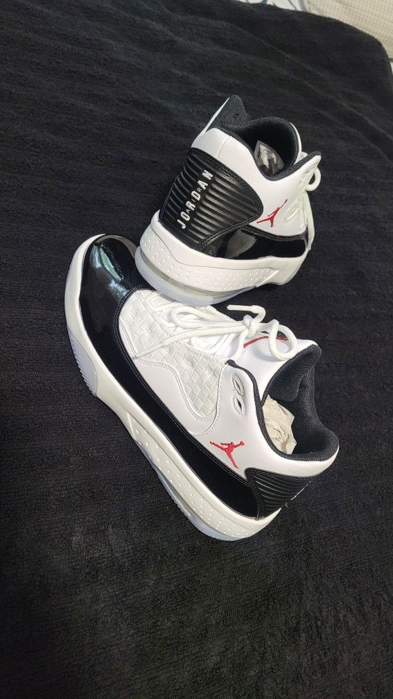 Nike Jordan Max Aura 2 White Gym Red Black Shoes