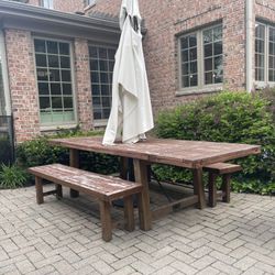 Pottery Barn Outdoor Dining Set 