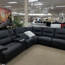 SECTIONALS/BEDROOM SETS / BED