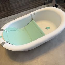 Frida Grow With Me Baby Bath Tub