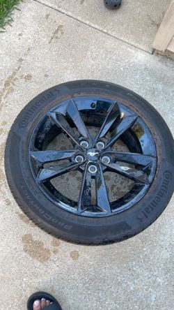 Mustang Rims with tires 255/45/18