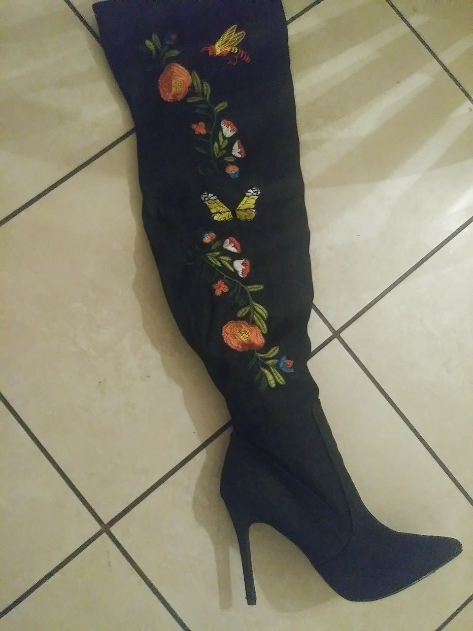 Blue/Black Denim 3inch heel boot. Beautiful Embroidery. Size 9