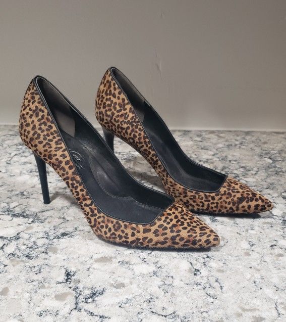 Kenneth Cole Beige and Black Calf Hair Leopard Pump Heel Size 7