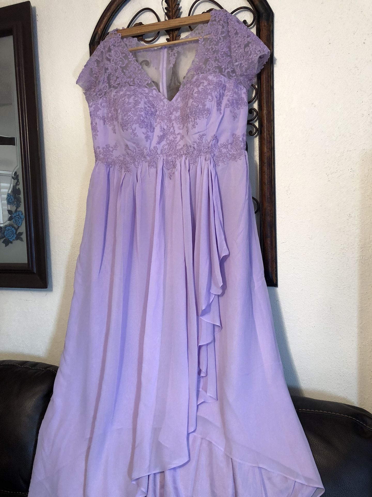 WEDDING DRESSES SIZE 18 REGULAR NEW