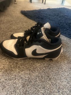 Boys cleats