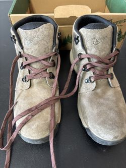 Danner Woman’s Inquire Chukka Hiking Boots