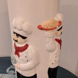 Utensil holder