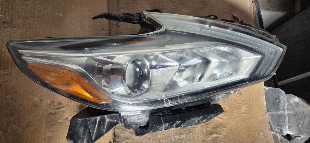 Pair Headlights For Nissan Altima