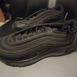 Nike Air Max Women's Size 7.5