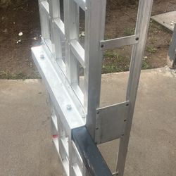 Tail Gate Cargo Holder