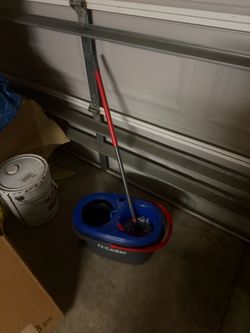 Ocedar mop and bucket