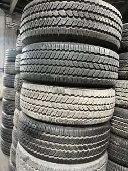 Vendo 265/70/R17  instacion y BALANGE las 4  llantas por $220