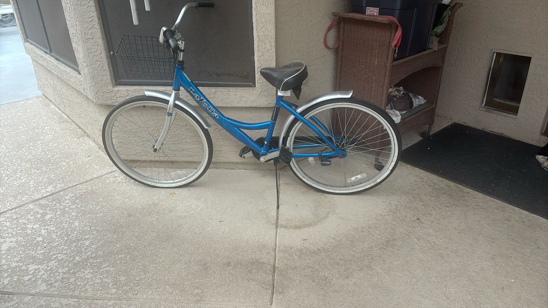 BEACH CRUISER BIKE
