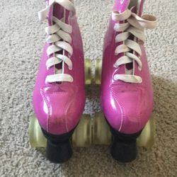 Size 6 Indoor/outdoor Skakes