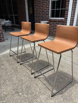 Set of 3 leather barstools
