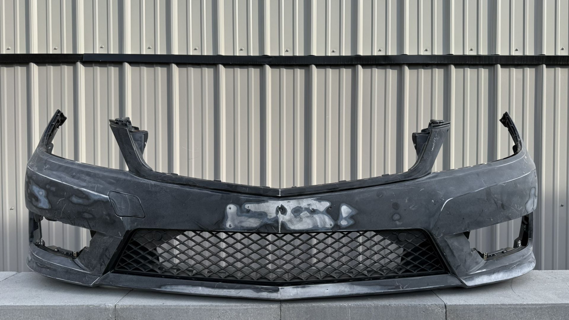 MERCEDES C CLASS W204 AMG GOOD CONDITION JUST FOR REPAINT 2012 2013 2014 FRONT BUMPER